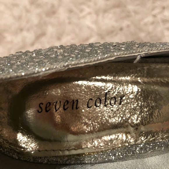 Silver/sparkling heels! - Picture 2 of 3